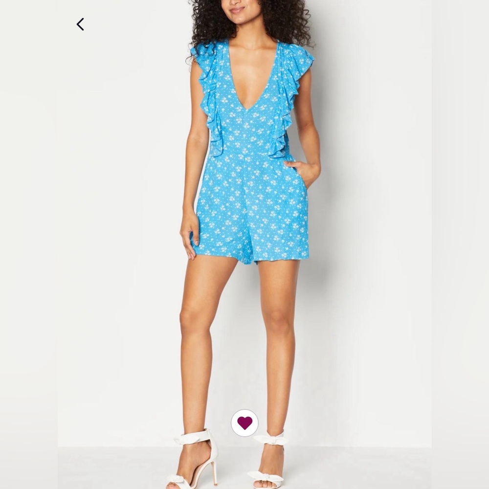 BCBGeneration Blue Floral Ruffle Romper | Open Back | V-Neck | Size 0